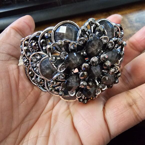 Vintage Bracelet Cuff Smoky Gray Marcasite Rhinestones Flower Brass Metal Hinge - Picture 2 of 4